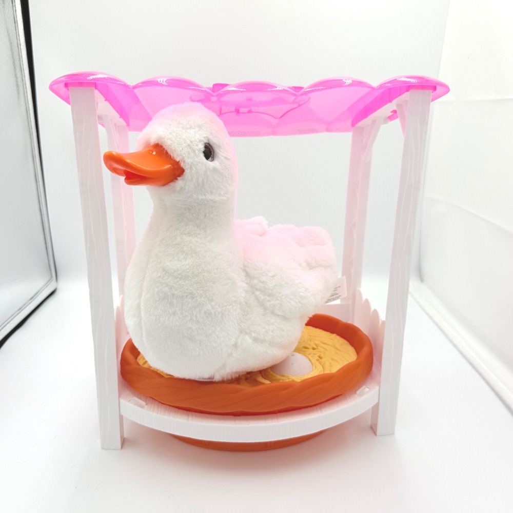 Little Live Pets Surprise Chick House Playset White Mother Duck Eggs Duckling